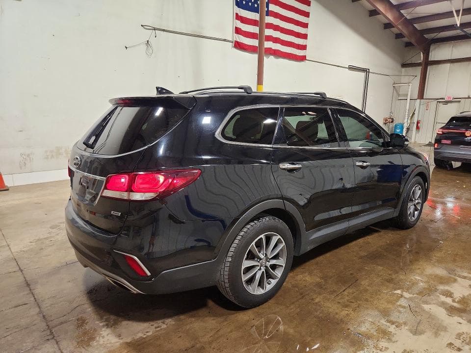 2017 HYUNDAI SANTA FE SE 3