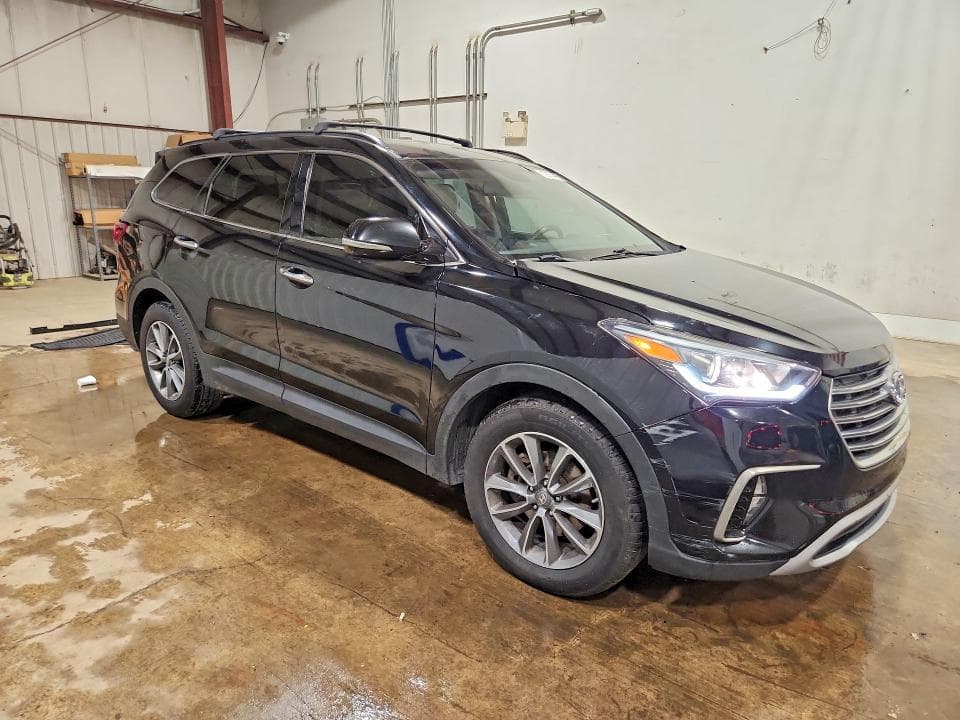 2017 HYUNDAI SANTA FE SE 4