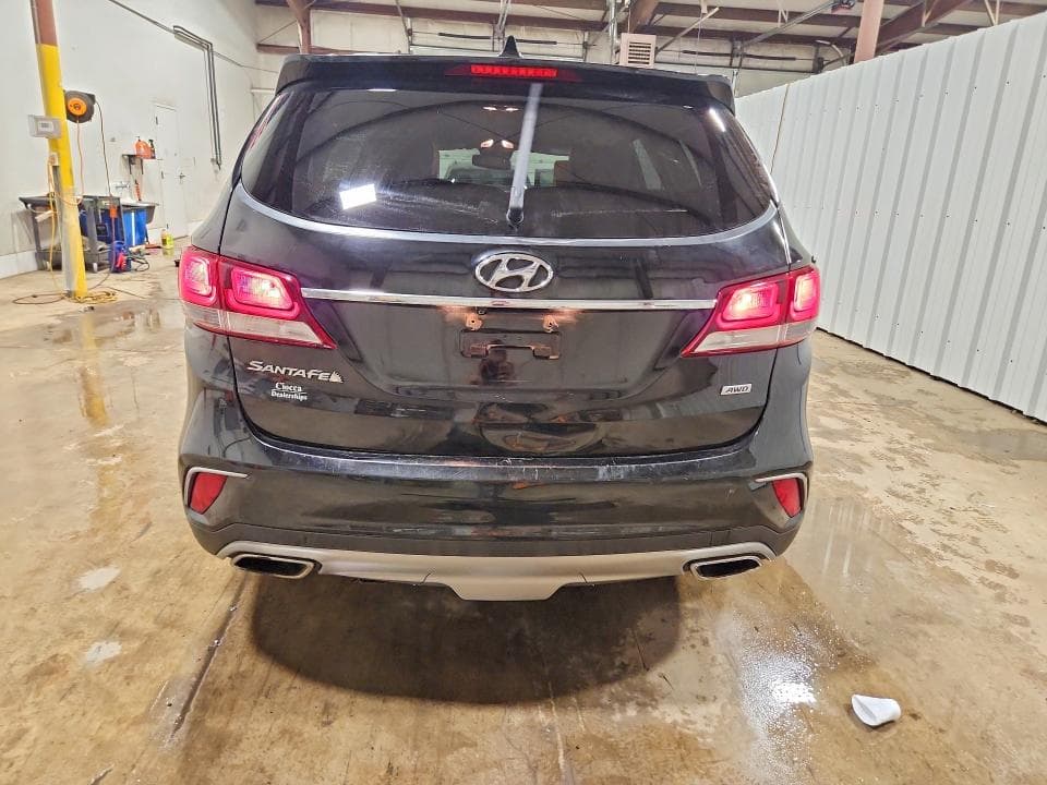 2017 HYUNDAI SANTA FE SE 6