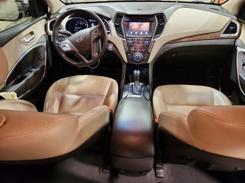 2017 HYUNDAI SANTA FE SE 8