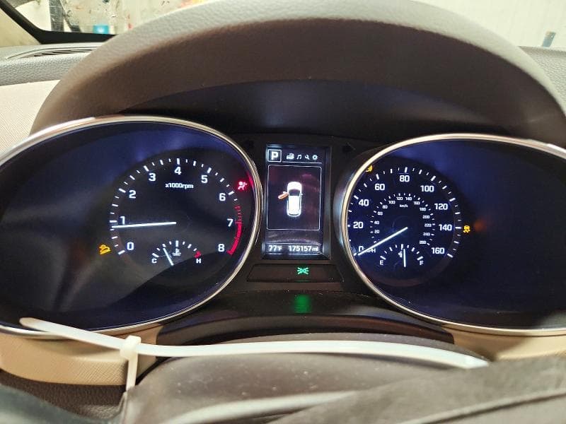 2017 HYUNDAI SANTA FE SE 9