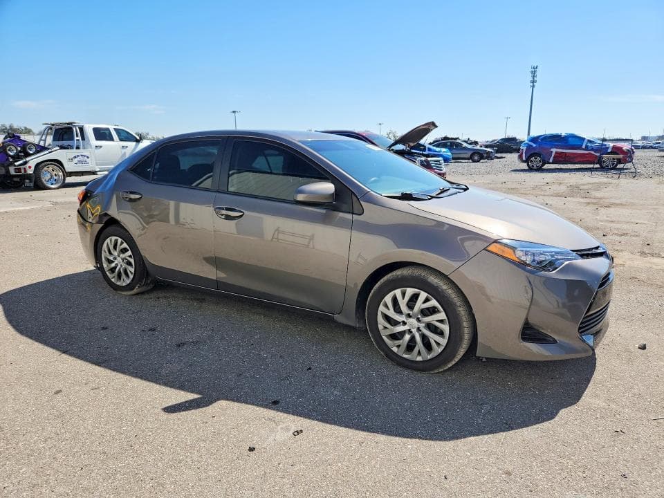 2019 TOYOTA COROLLA LE 4