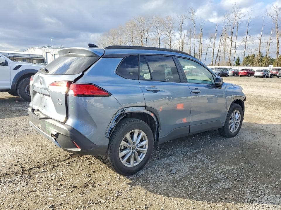 2025 TOYOTA COROLLA CROSS LE 3