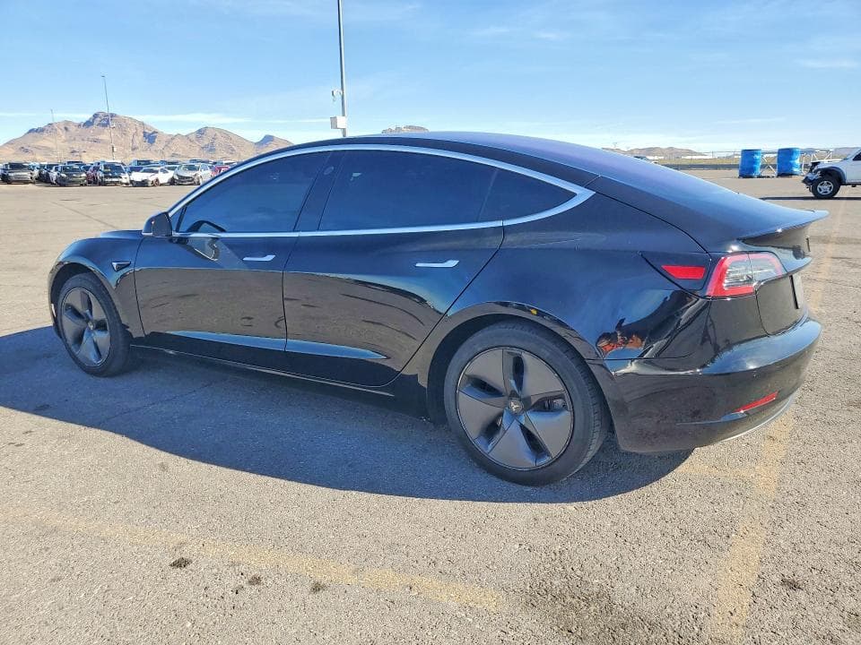 2018 TESLA MODEL 3 2