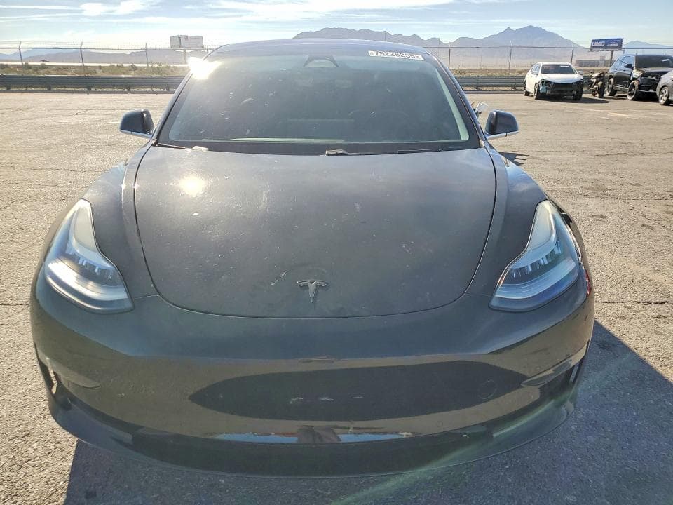 2018 TESLA MODEL 3 5