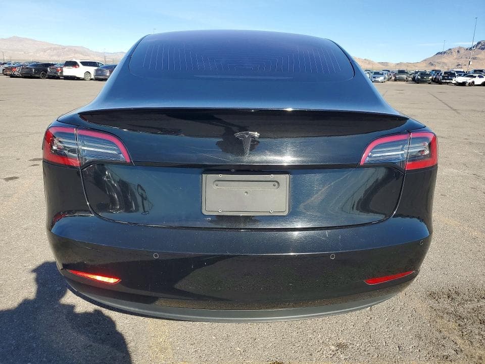 2018 TESLA MODEL 3 6