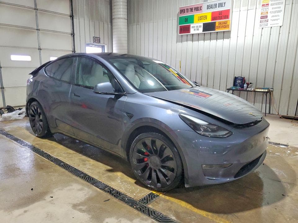 2023 TESLA MODEL Y 4