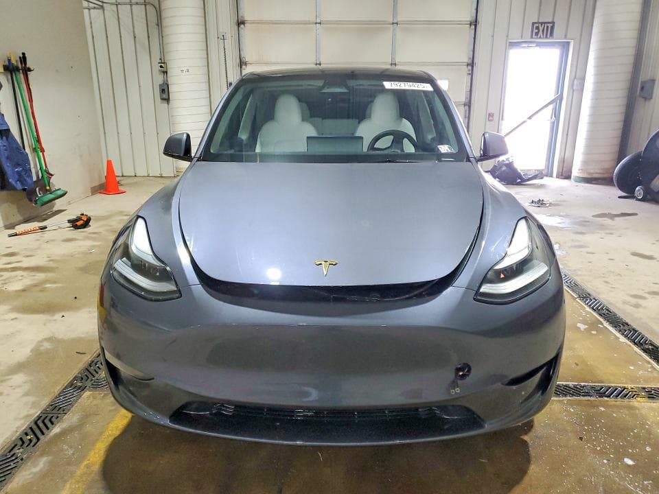 2023 TESLA MODEL Y 5