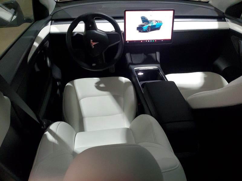 2023 TESLA MODEL Y 8