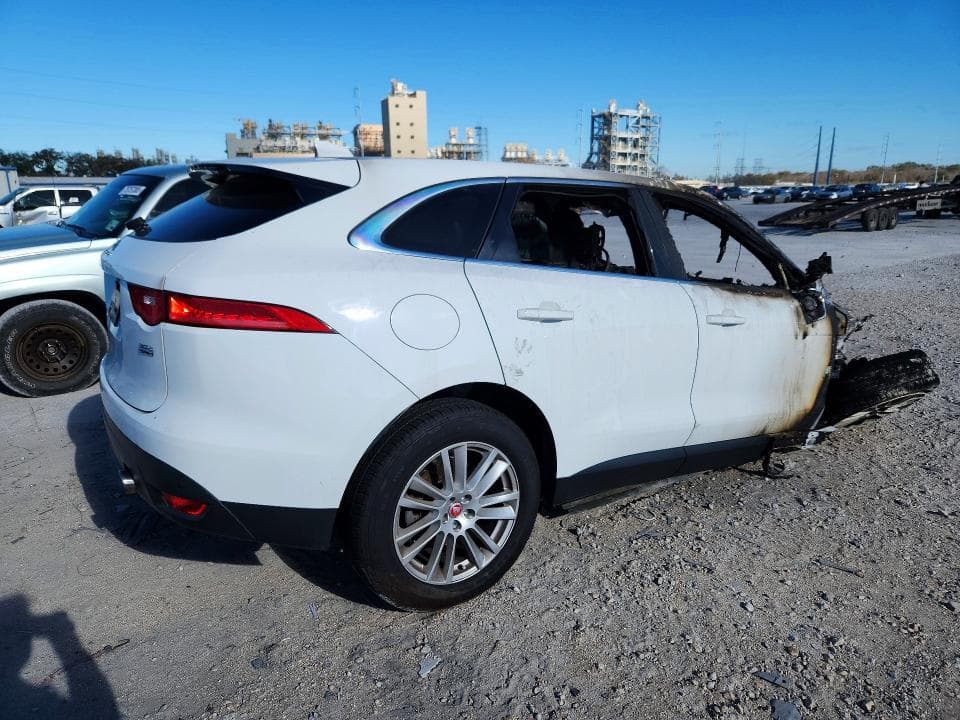 2017 JAGUAR F-PACE 3
