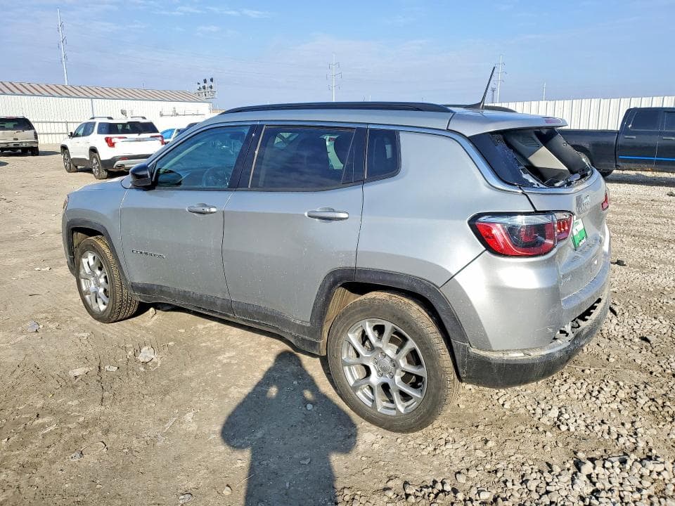 2022 JEEP COMPASS LATITUDE LUX 2