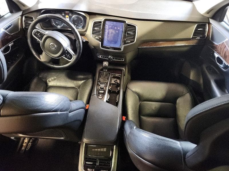 2017 VOLVO XC90 T6 8