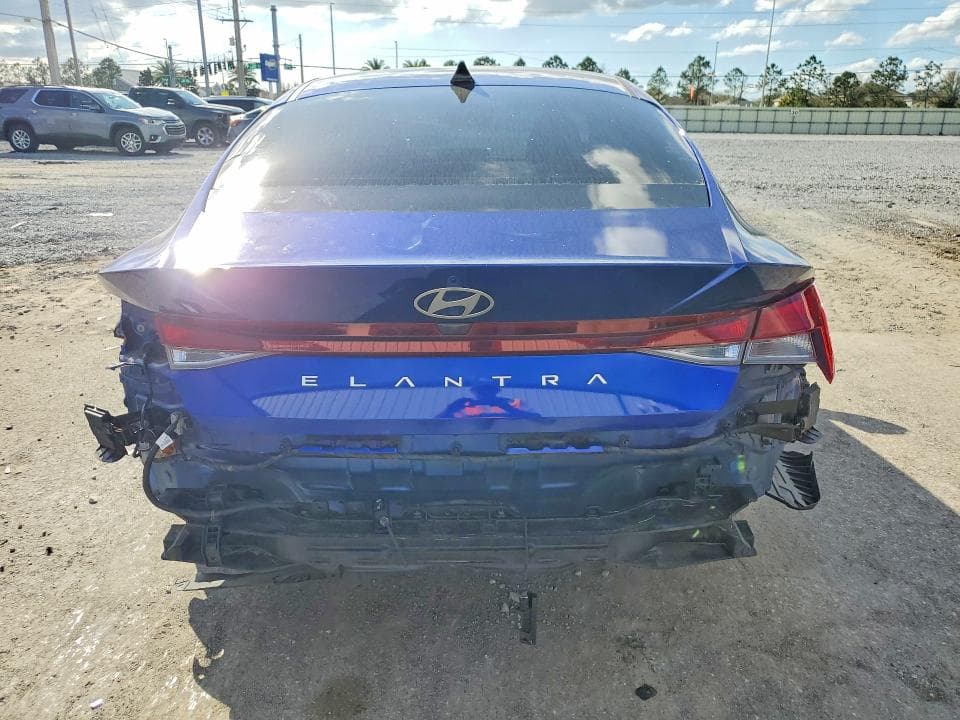2024 HYUNDAI ELANTRA SE 6