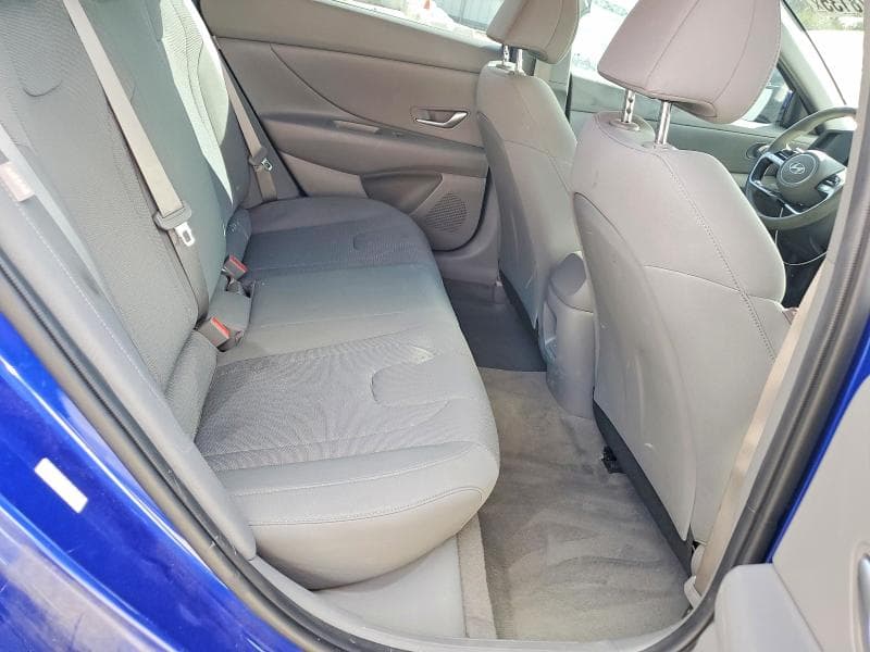 2024 HYUNDAI ELANTRA SE 10
