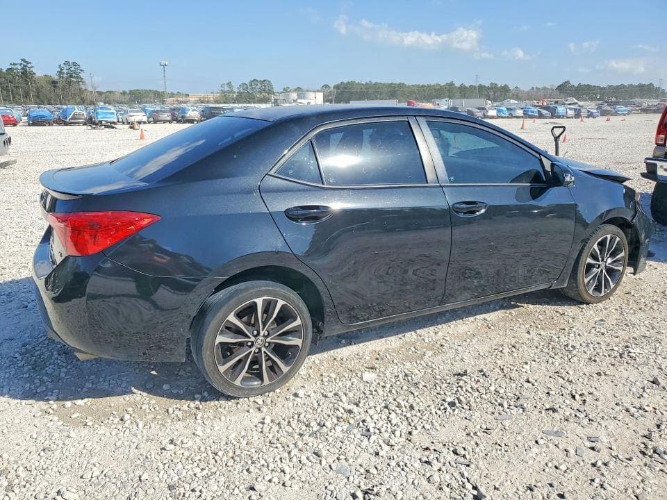 2018 TOYOTA COROLLA SE SE 3