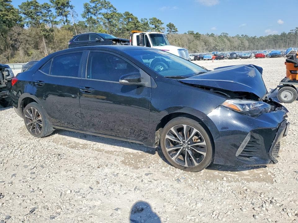 2018 TOYOTA COROLLA SE SE 4