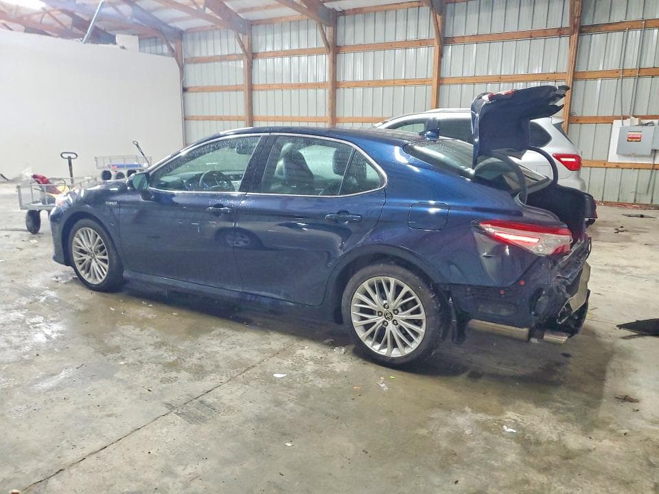 2020 TOYOTA CAMRY HYBRID XLE 2