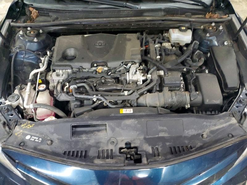 2020 TOYOTA CAMRY HYBRID XLE 11