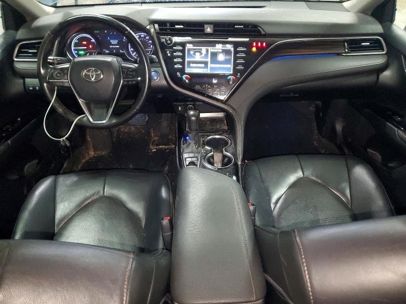 2020 TOYOTA CAMRY HYBRID XLE 8