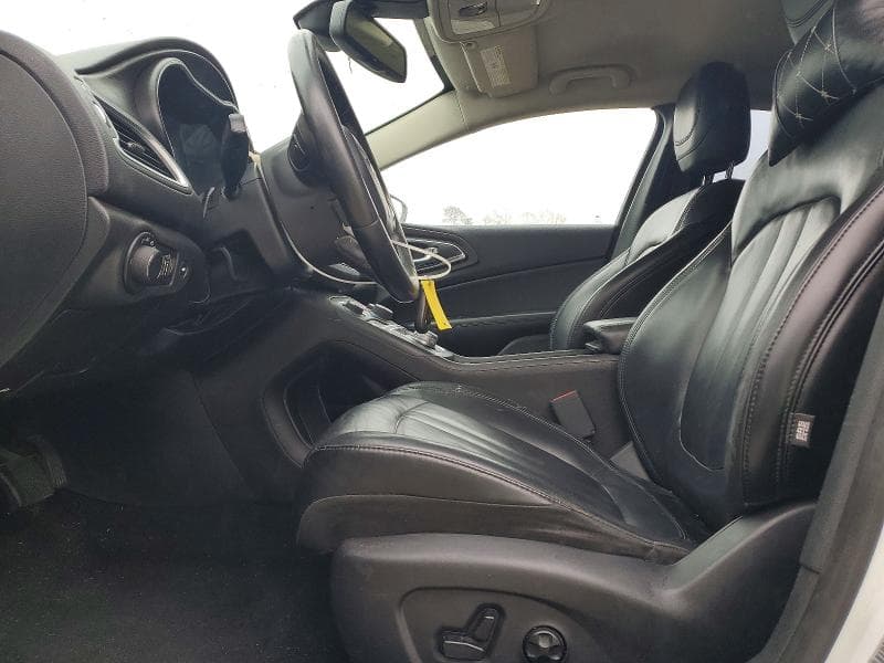 2017 CHRYSLER 200 7