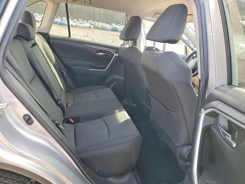 2022 TOYOTA RAV4 XLE 11