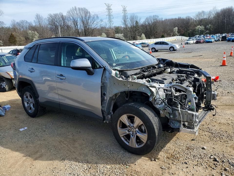2022 TOYOTA RAV4 XLE 4
