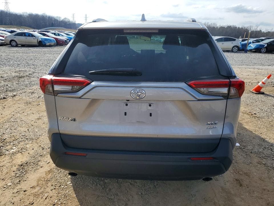 2022 TOYOTA RAV4 XLE 6