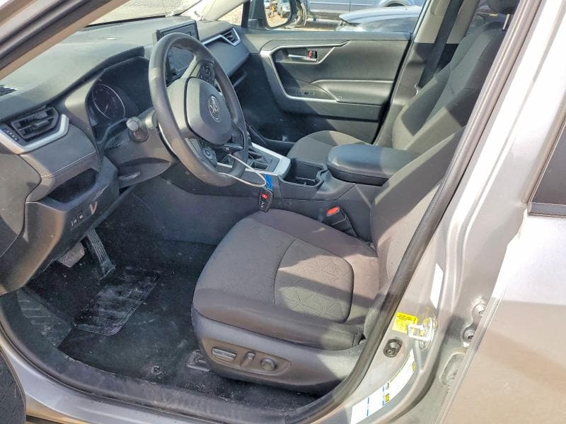 2022 TOYOTA RAV4 XLE 7