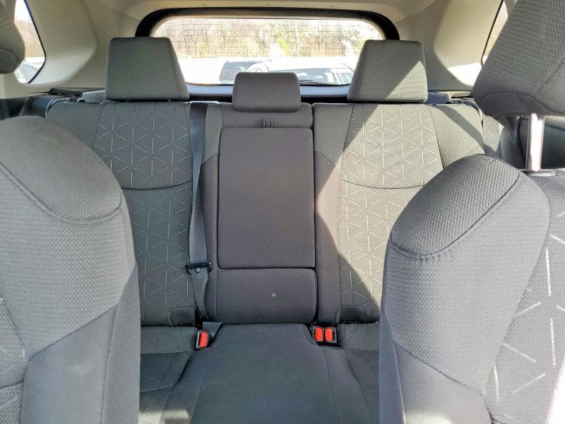 2022 TOYOTA RAV4 XLE 10