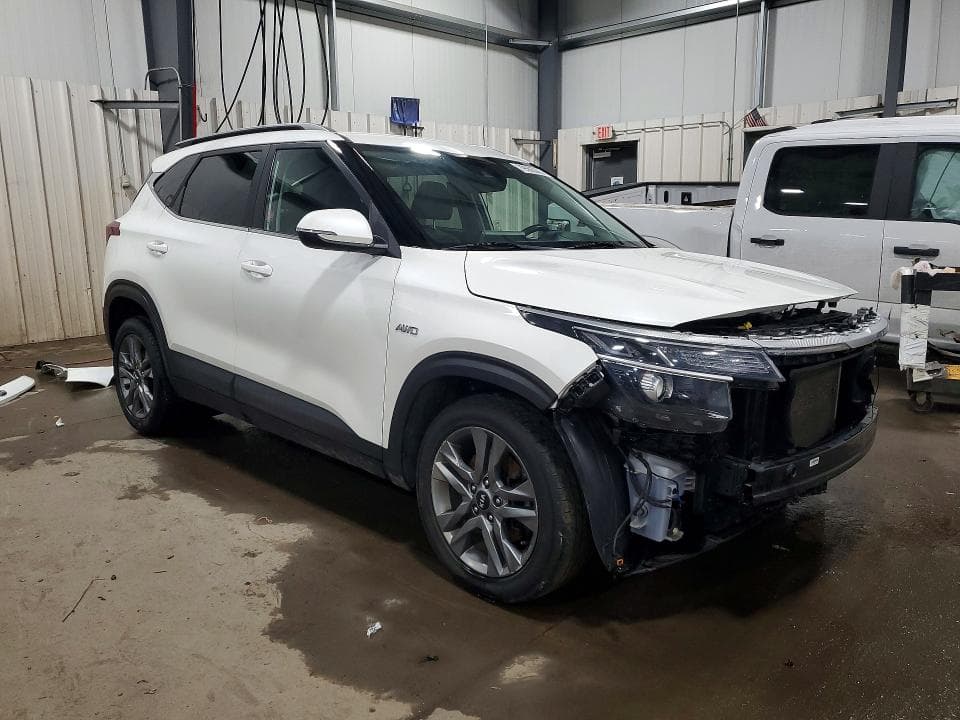 2021 KIA SELTOS S S 4