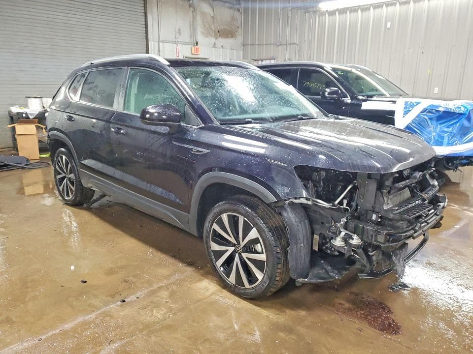 2022 VOLKSWAGEN TAOS SE 4