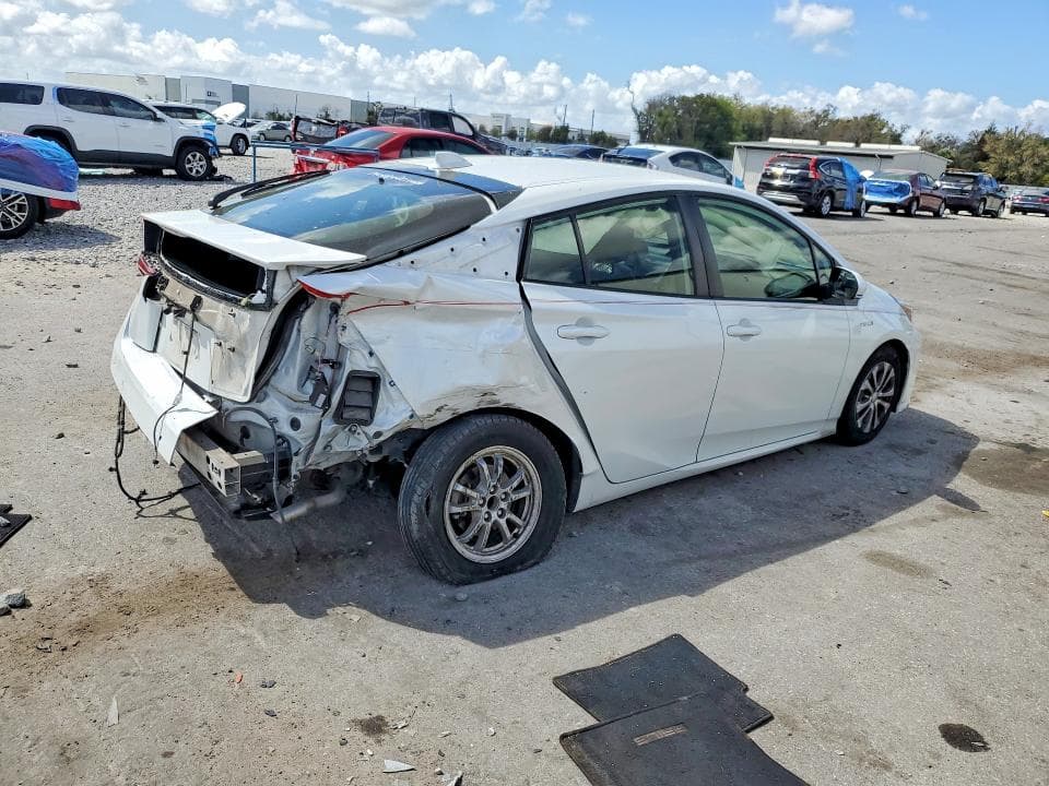 2022 TOYOTA PRIUS LE 3