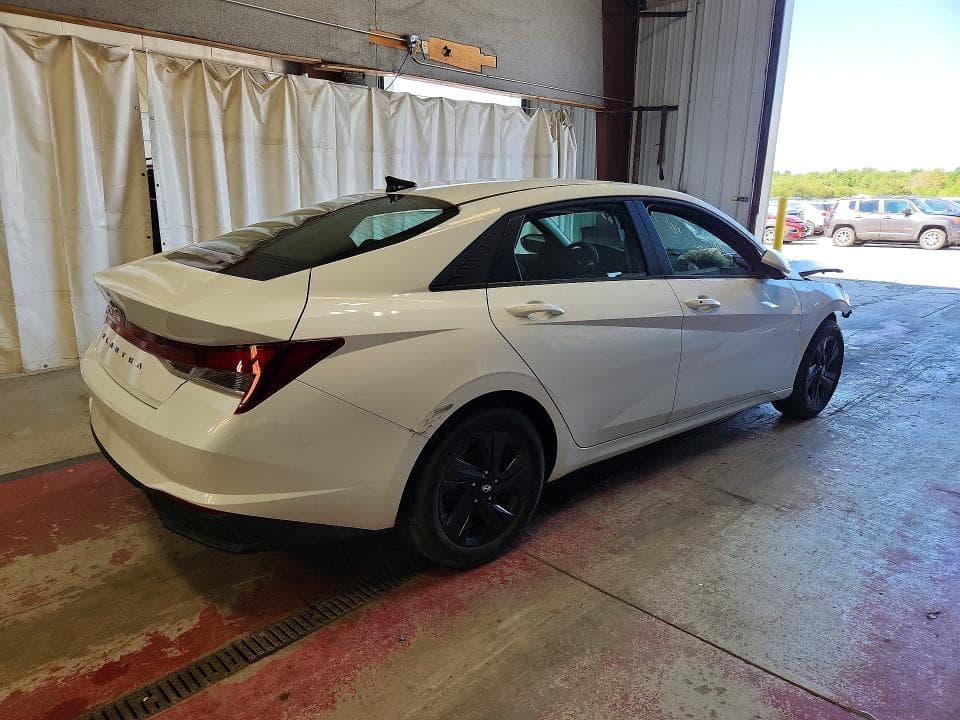2021 HYUNDAI ELANTRA SEL 3