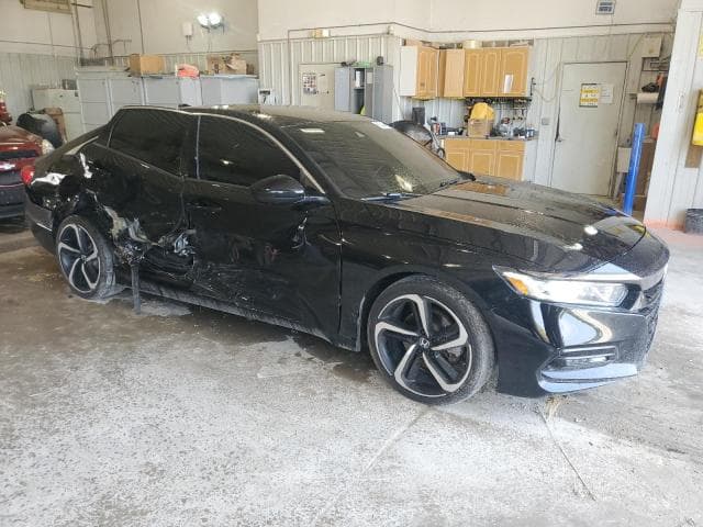 2018 FORD SEDAN 4