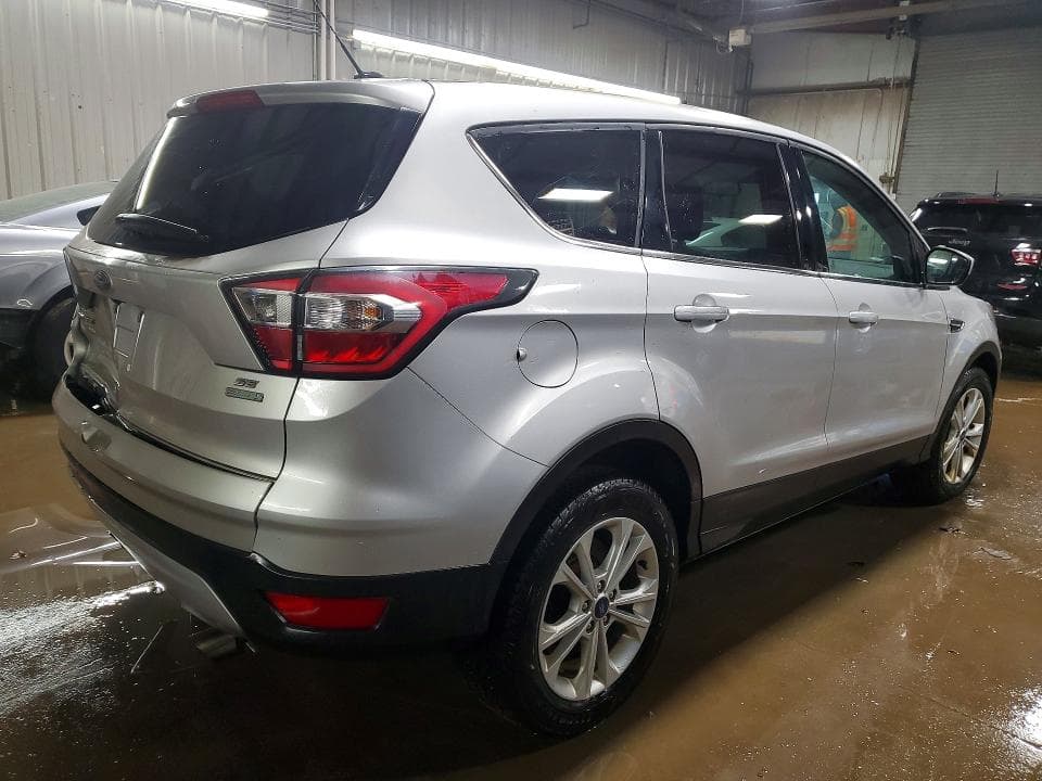 2017 FORD ESCAPE SE 3