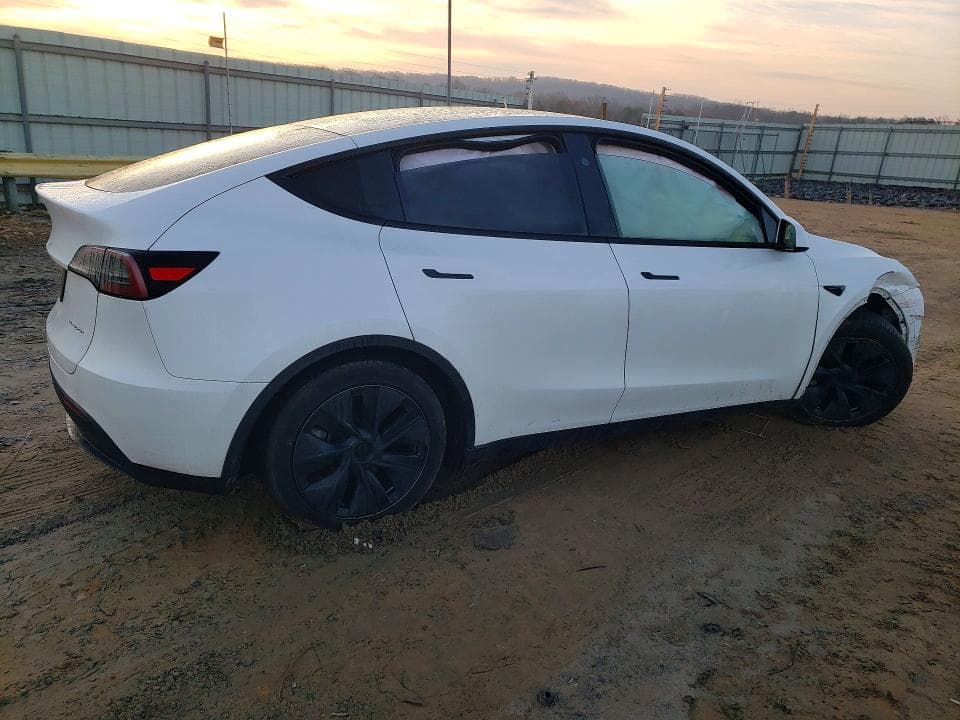 2024 TESLA MODEL Y 3