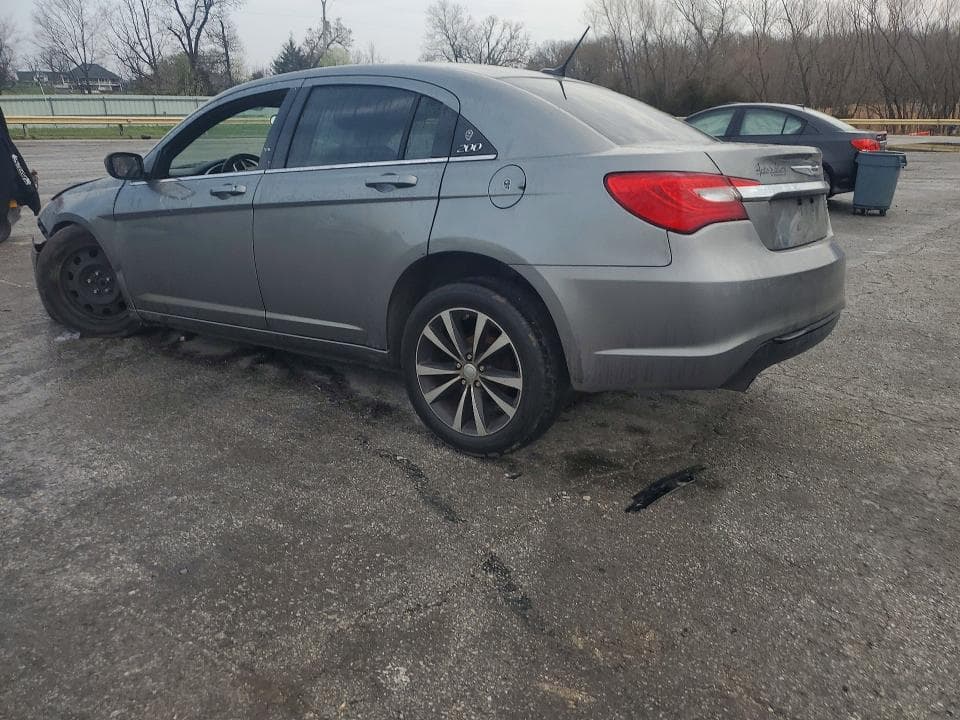 2021 CHRYSLER 200 TOURING 2