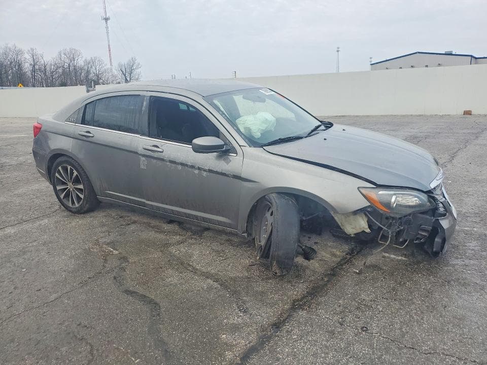 2021 CHRYSLER 200 TOURING 4