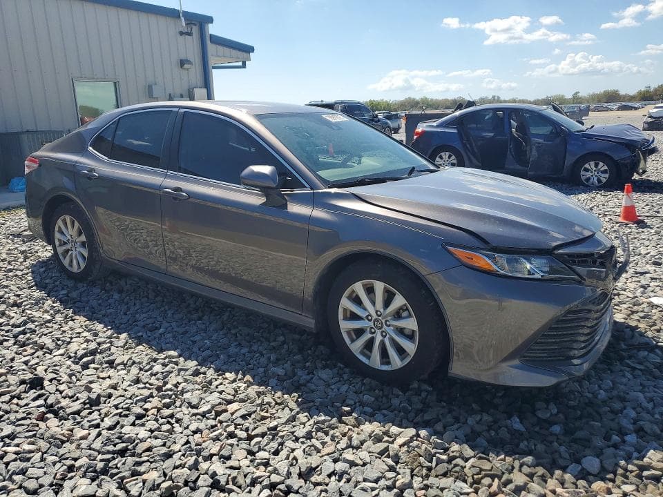 2020 TOYOTA CAMRY LE 4