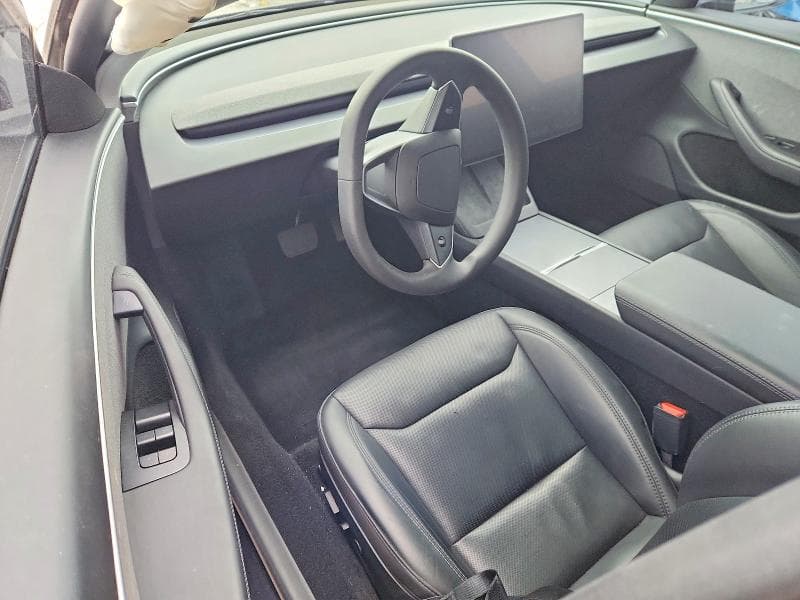 2025 TESLA MODEL 3 8
