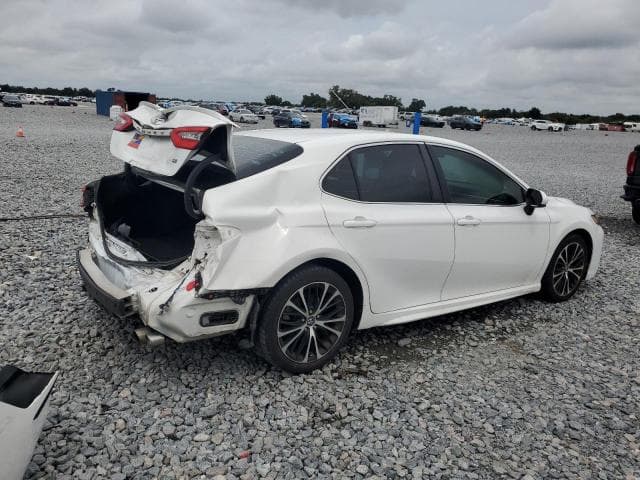2018 TOYOTA CAMRY SE 3