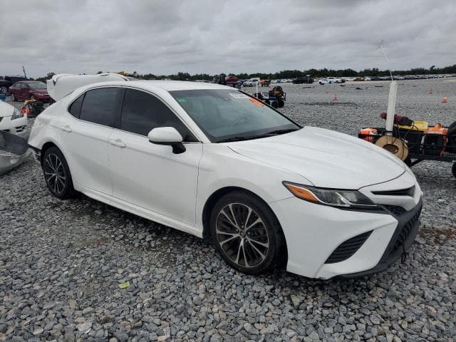 2018 TOYOTA CAMRY SE 4
