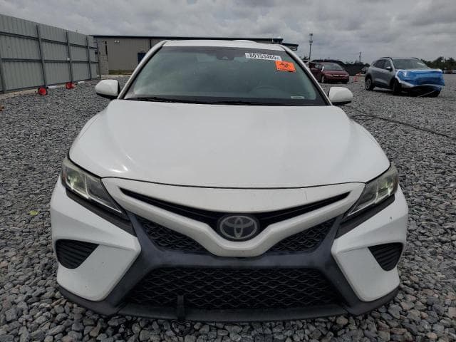 2018 TOYOTA CAMRY SE 5