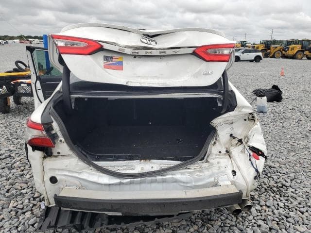 2018 TOYOTA CAMRY SE 6