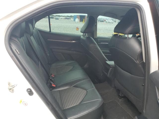 2018 TOYOTA CAMRY SE 10