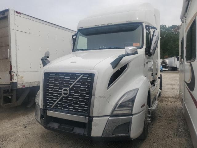 2019 VOLVO VNL SEMI TRUCK 2