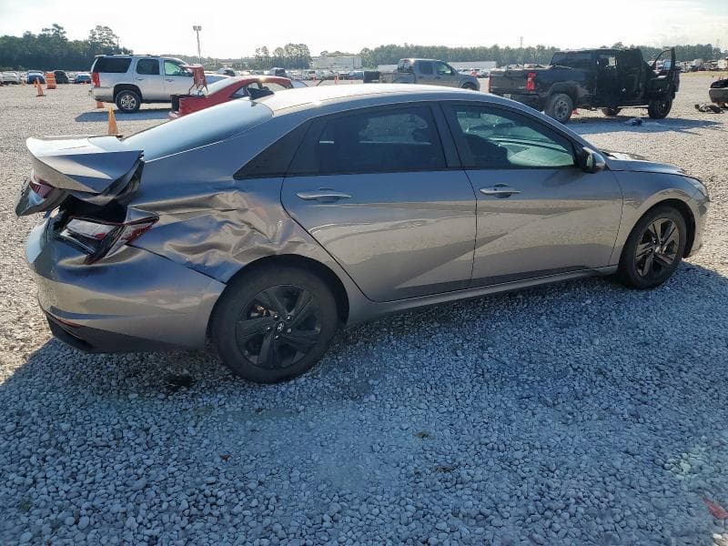 2021 HYUNDAI ELANTRA SEL 3