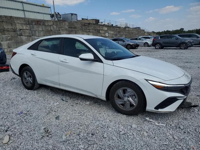 2024 HYUNDAI ELANTRA SE 4