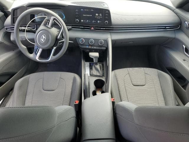 2024 HYUNDAI ELANTRA SE 8