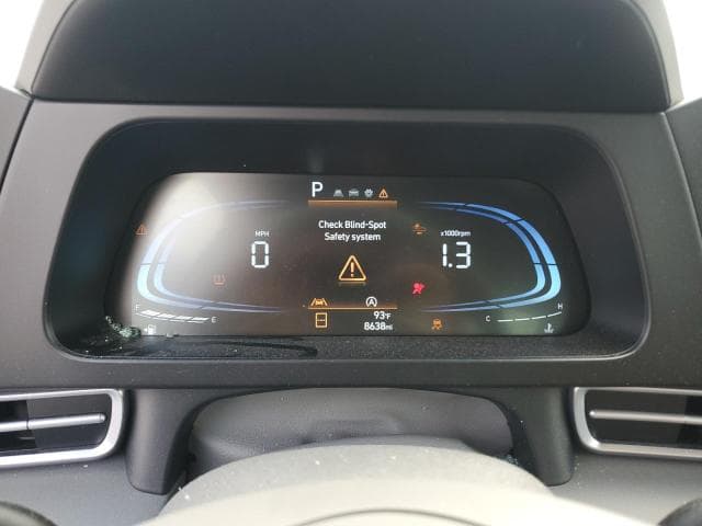 2024 HYUNDAI ELANTRA SE 9